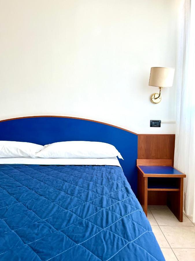 Hotel B&B Montecarlo Milano Marittima Exterior foto
