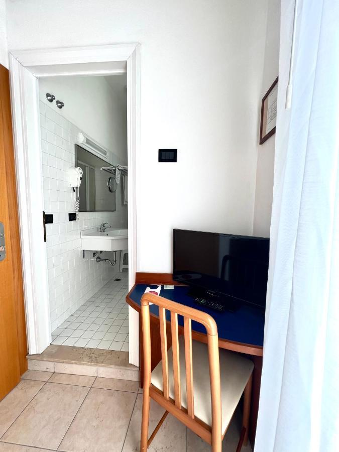 Hotel B&B Montecarlo Milano Marittima Exterior foto