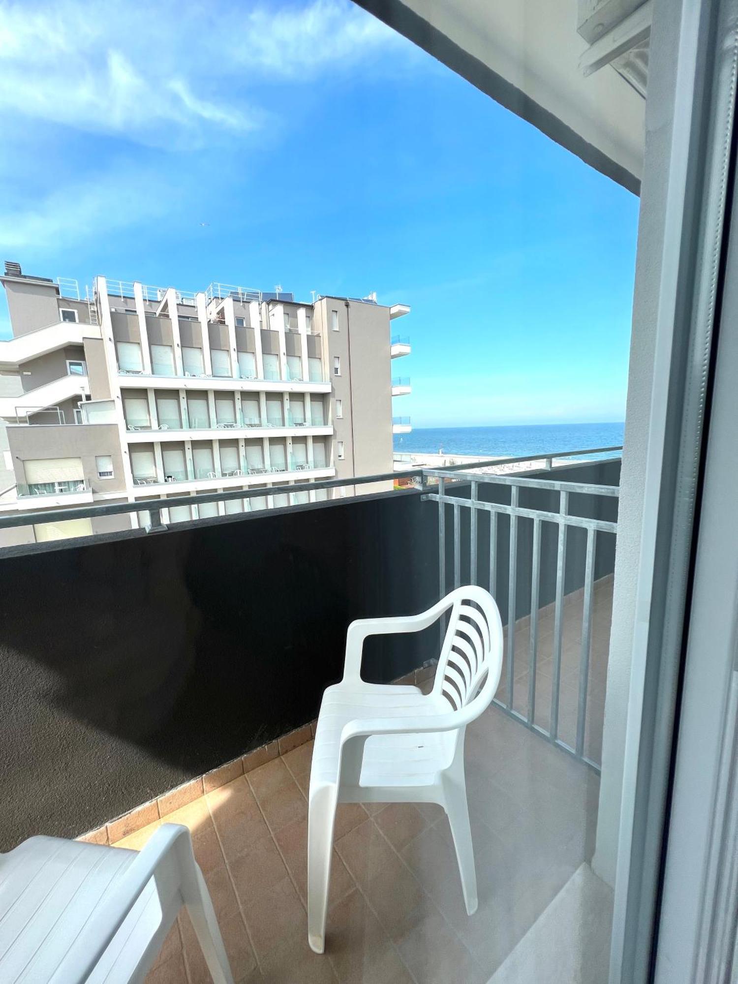 Hotel B&B Montecarlo Milano Marittima Exterior foto